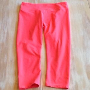 Fabletics-Workout Capri pants